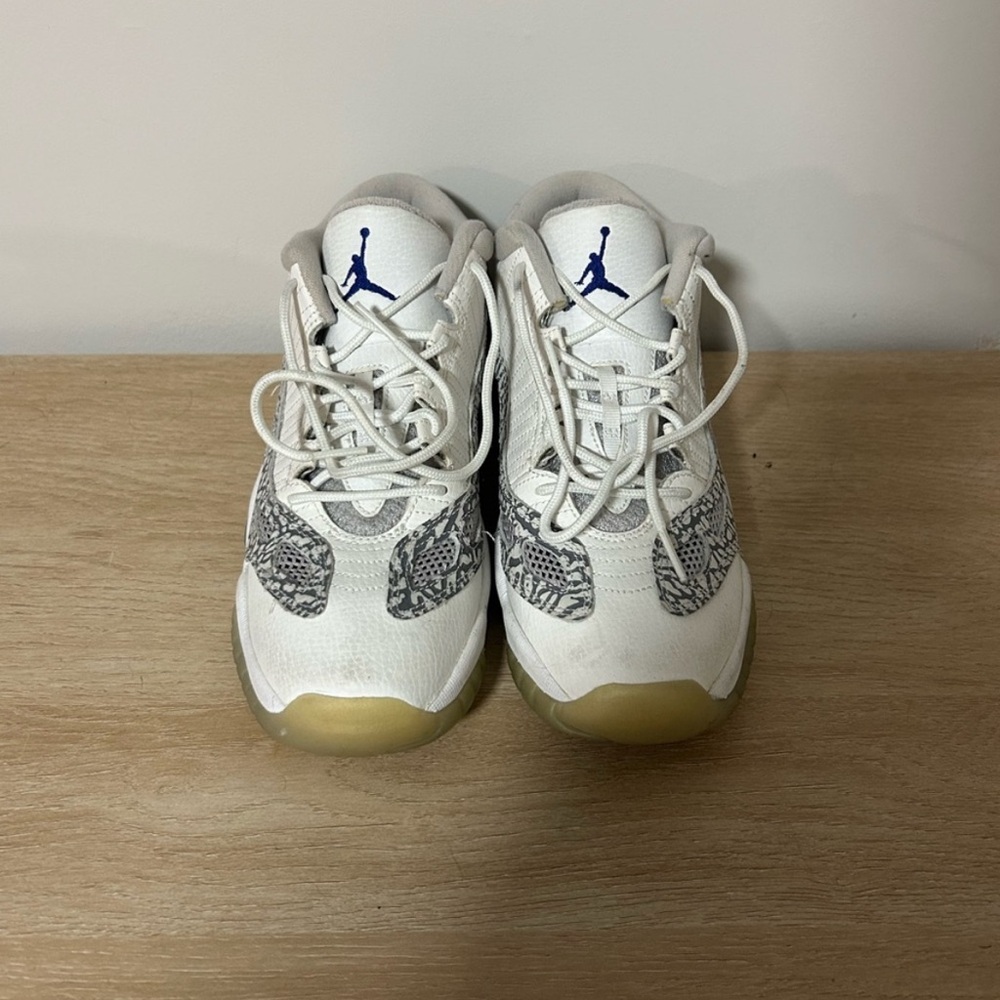 Jordan 11 XI Women's/ Kids Sneakers White and Gray